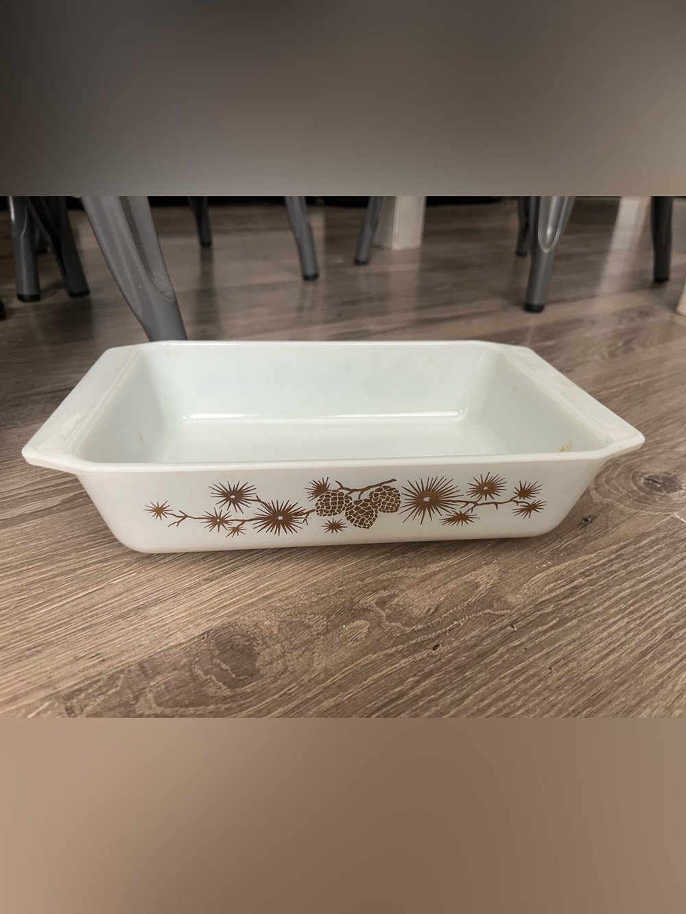 Pyrex goldenpinecone dish